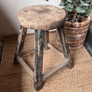 Tabouret assise ronde en bois ancien naturel & noir patiné – Atmosphère d’Ailleurs